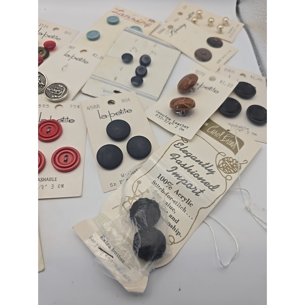 Vintage Buttons Collection‎ - Picture 6 of 8
